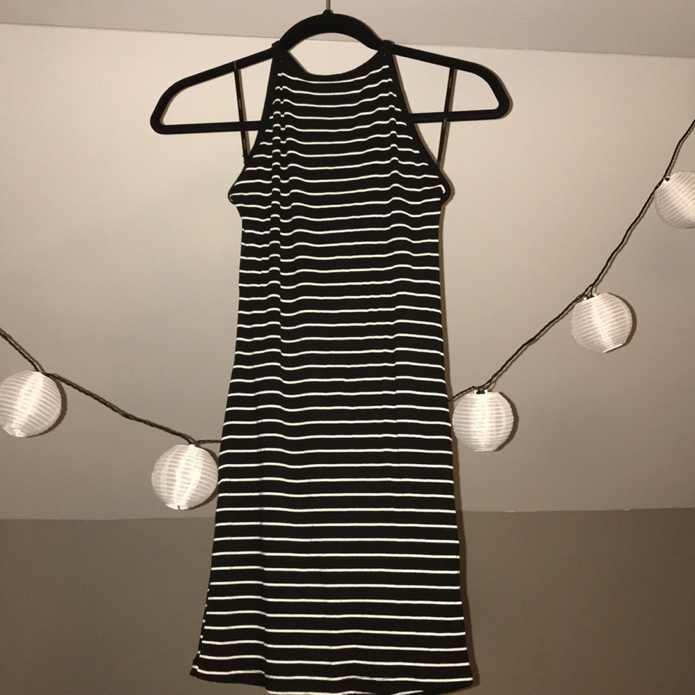 Forever 21 Halter Tie-Neck Dress
